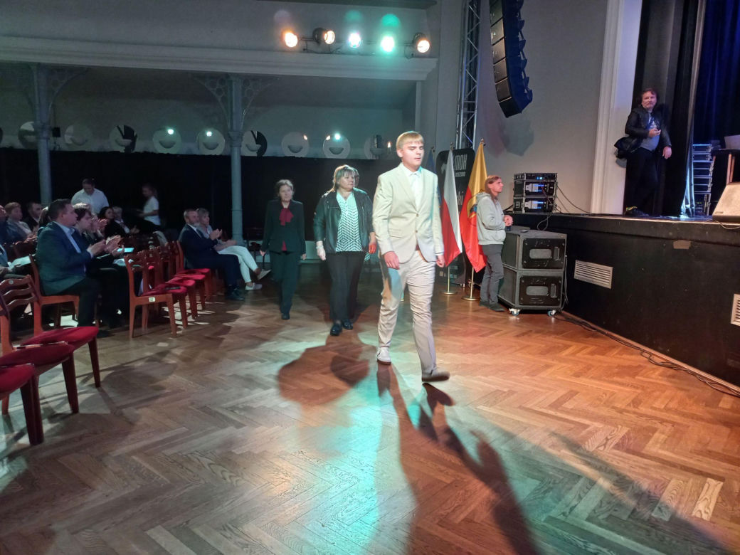 Wręczono Leszczyńskie Laury Oświaty. Zdolnym uczniom ze szkół w Lesznie
