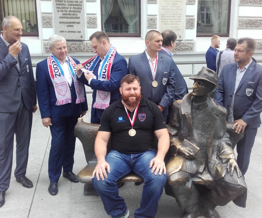 Dziś przedstawiciele Budowlanych spotkali się z dziennikarzami na Ławeczce Tuwima
