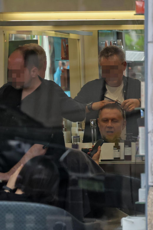 Minister Kierwiński wpadł do fryzjera
