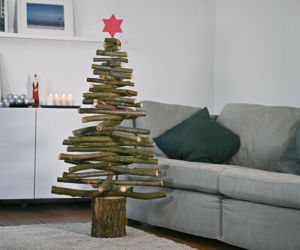 Nie kupuj - zrób to sam! Jak zrobić drewnianą choinkę na Boże Narodzenie?