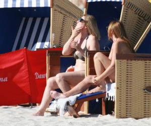 Grażyna Szapołowska na plaży