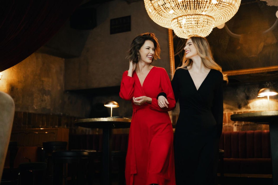 Przepiękne sukienki na sylwestra od polskiej marki. Klasyka i elegancja