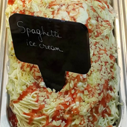 Spaghetti, wasabi, pizza i…? Oto nietypowe smaki lodów, o których nie miałeś pojęcia! 