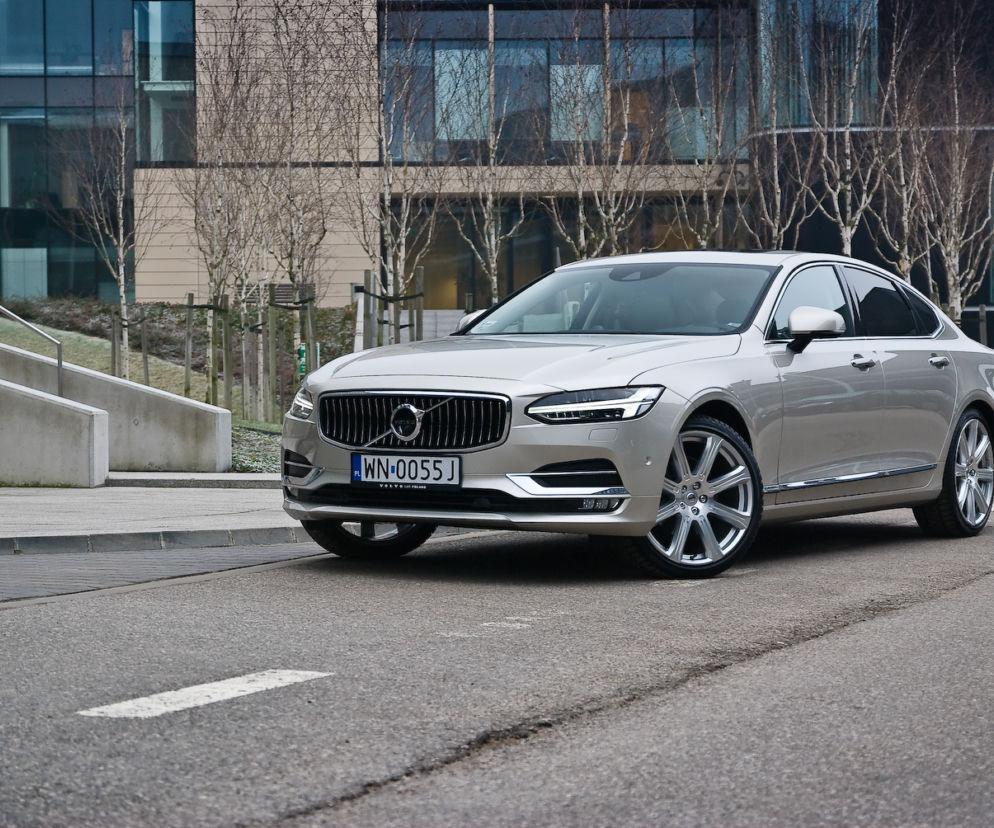 Volvo S90 D4