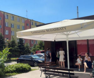 Każdy powinien być doceniony za ciężką pracę. Szczebrzeszyn nagradza uczniów. Za czerwony pasek czekają darmowe lody