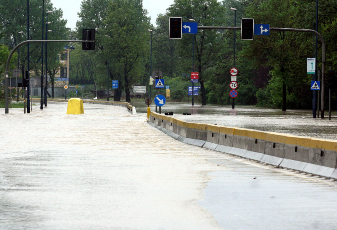 Tak Kraków walczył z ogromną powodzią w 2010