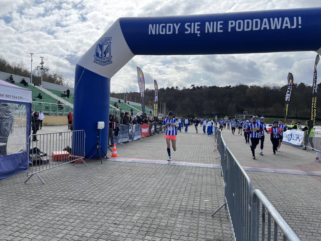 Kibolska Dycha 2024. Wyjątkowy bieg kibiców Lecha Poznań