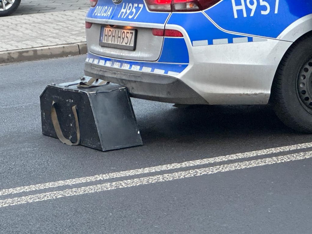 Brutalne zabójstwo w Żabce w Sochaczewie. Zadał ekspedientce 20 ciosów nożem i uciekł. Trwa obława