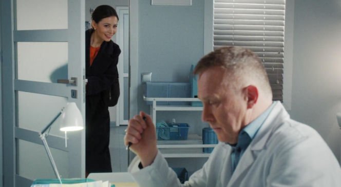 M jak miłość odc. 1921. Joanna (Dominika Sakowicz), Artur Rogowski (Robert Moskwa)