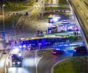 Autobus miejski wjechał w przejście podziemne przy Dworcu Zachodnim