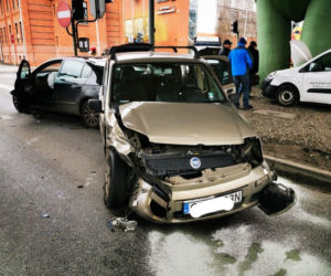 Trzy samochody zderzyły się na ulicy Jagiellońskiej
