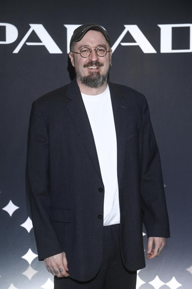 Tak na początku kariery wyglądał Piotr Kędzierski. Dziś trudno go rozpoznać na starych zdjęciach