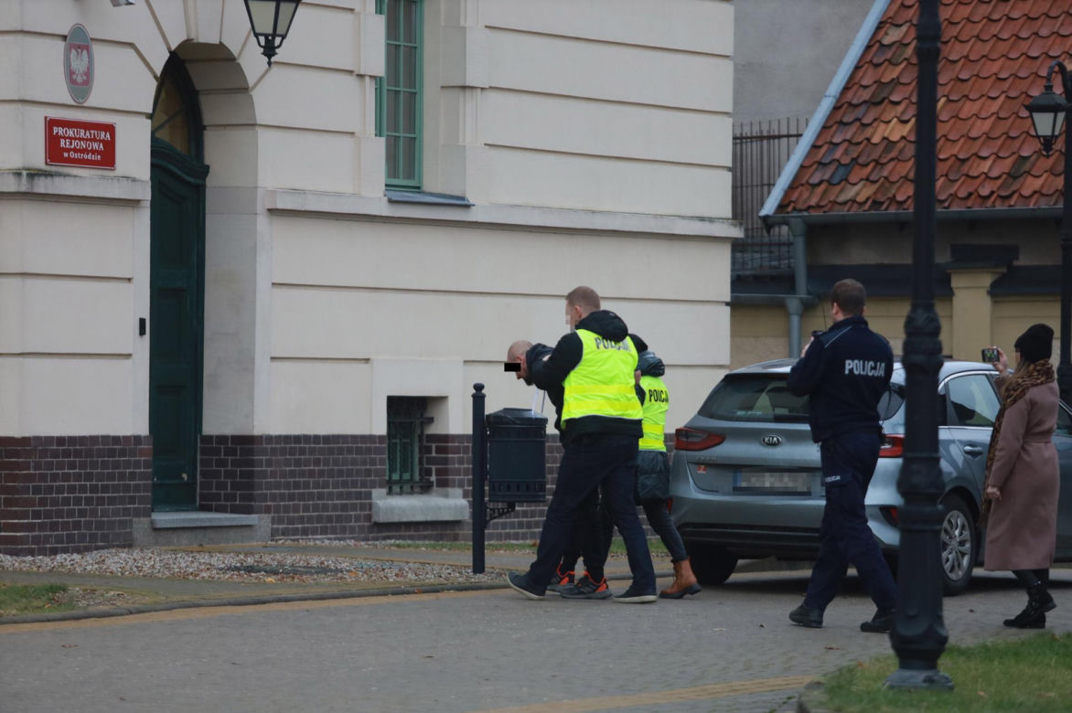 Wjechał w pieszego i zostawił w rowie na pewną śmierć. Zarzuty dla 41-latka