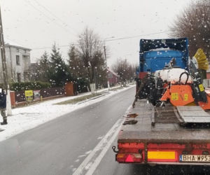 Trudne warunki drogowe w Podlaskiem. Uwaga, jest bardzo ślisko! [ZDJĘCIA]