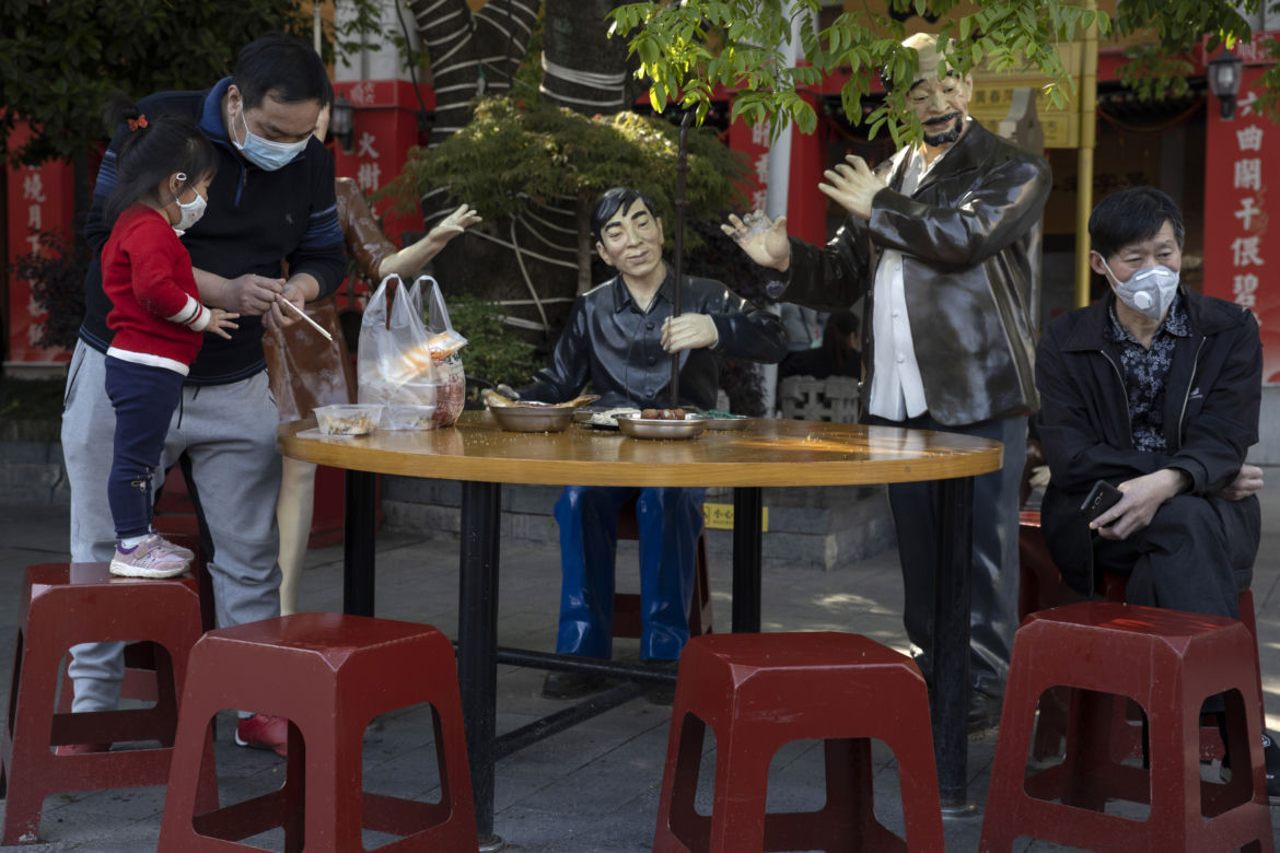 Wuhan wraca do życia