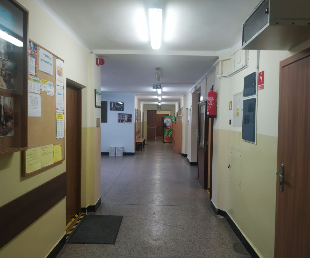 Chaos i absurd. Krakowscy nauczyciele sceptycznie o zapisach na szczepienia przeciwo COVID