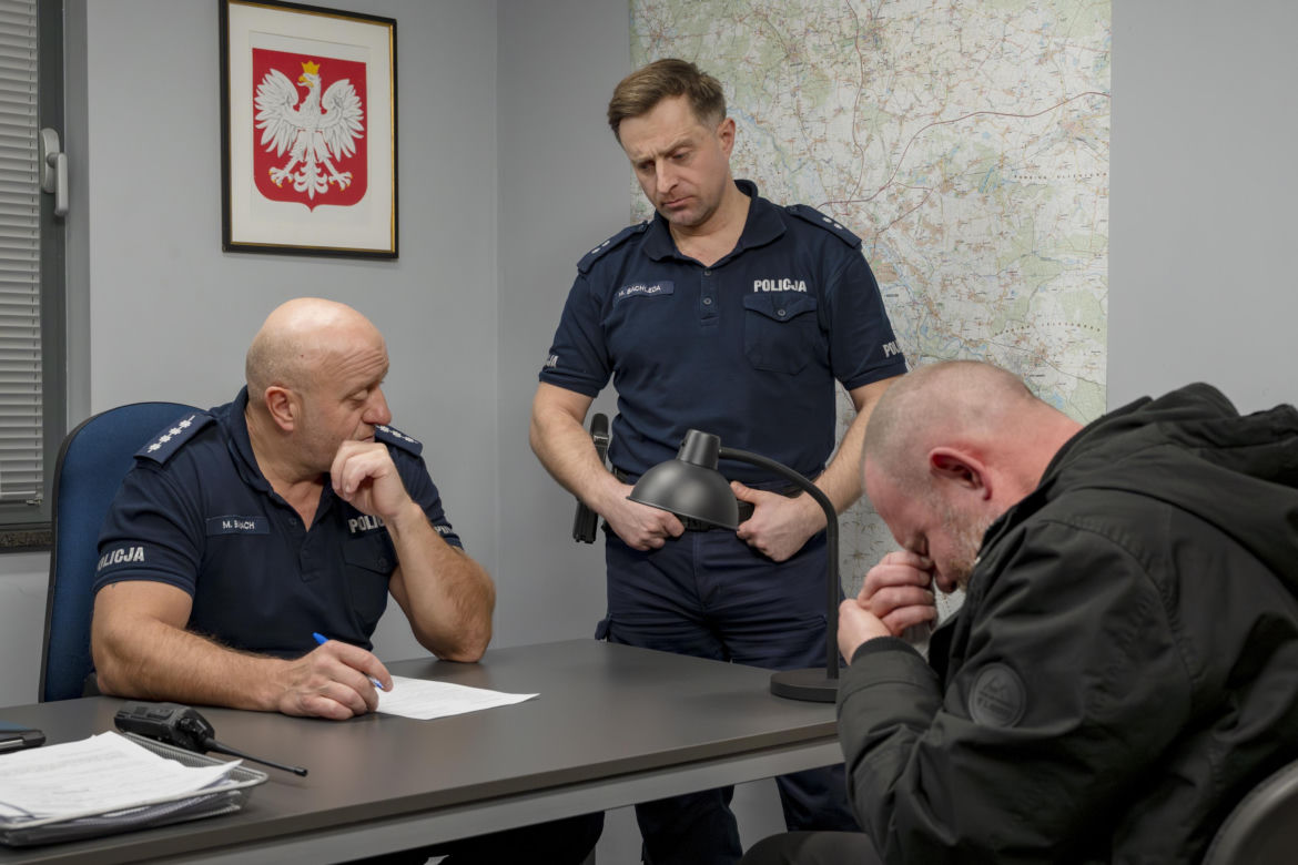 "Policjantki i Policjanci", odcinek 1392: Góral i Tamara próbują spędzić romantyczny wieczór. Ich plany burzy niespodziewane pojawienie się Jagny