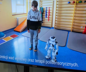 Roboty pomagają...