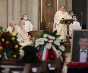 Pogrzeb Krzysztofa Krawczyka. Nabożeństwo żałobne w łódzkiej archikatedrze