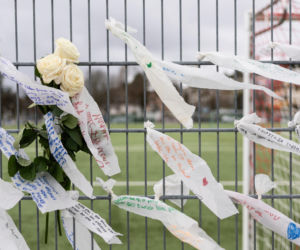 Szokująca decyzja sądu po pożarze w Szwajcarii! Nie żyje 40 osób, on chodzi wolno