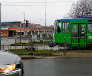 Dlaczego tramwaje jeżdżą tyłem? Dziwne manewry na Rondzie Giedroycia