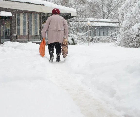  Szklanka na drogach i chodnikach! Groźnie w niemal całej Polsce