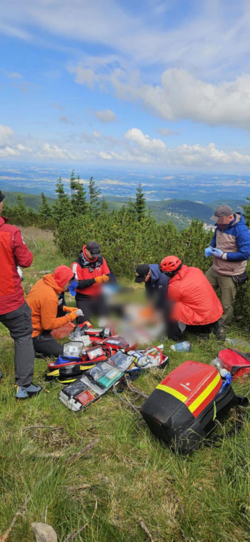 Karpacz. Reanimacja podczas biegu na Śnieżkę. 65-laetni uczestnik zasłabł [ZDJĘCIA]. 
