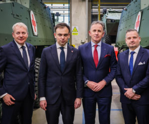 Rosomak z gigantycznym wsparciem 57 mln zł. Zwiększenie produkcji i linia dla Legwanów