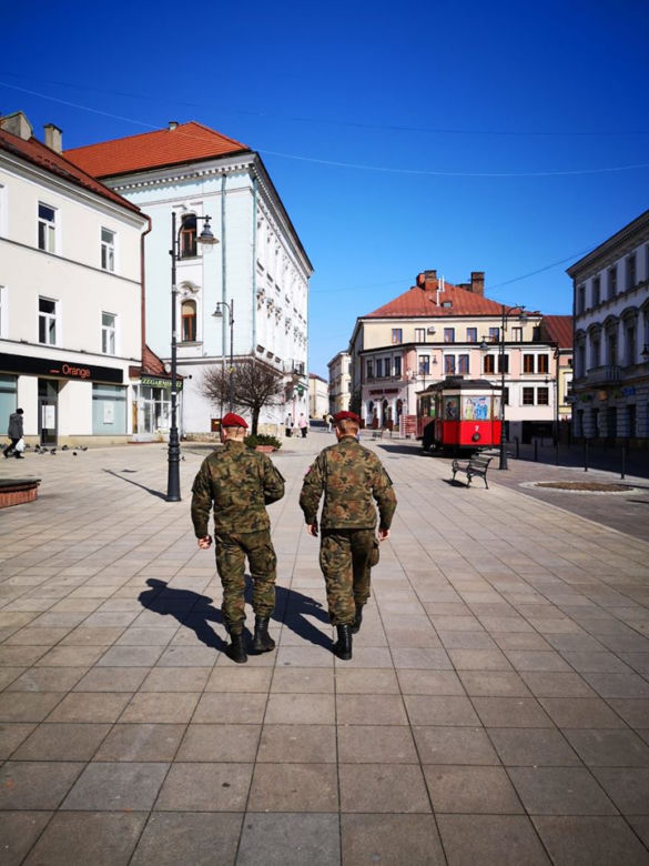 Wojskowi na ulicach Tarnowa i Nowego Sącza! Pomogą w walce z epidemią koronawirusa!
