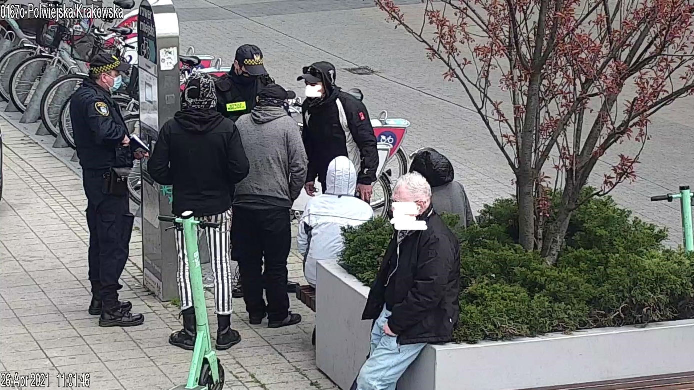 Urządzili imprezę w centrum Poznania. "Taki okropny operator monitoringu"