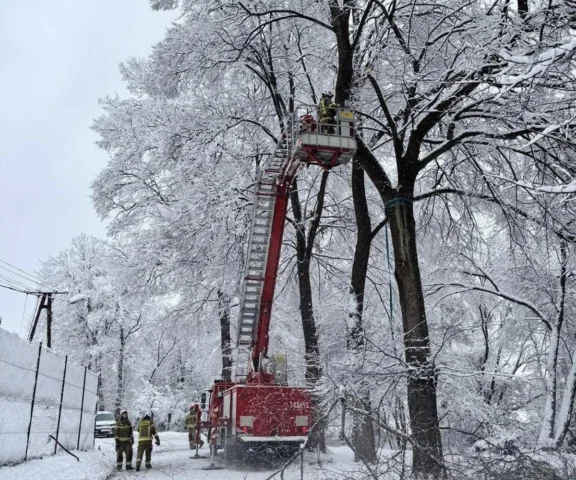 Odwołane lekcje na Podkarpaciu. Wiele szkół bez prądu i ogrzewania 