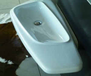 Umywalka z serii Fluid Disegno Ceramica