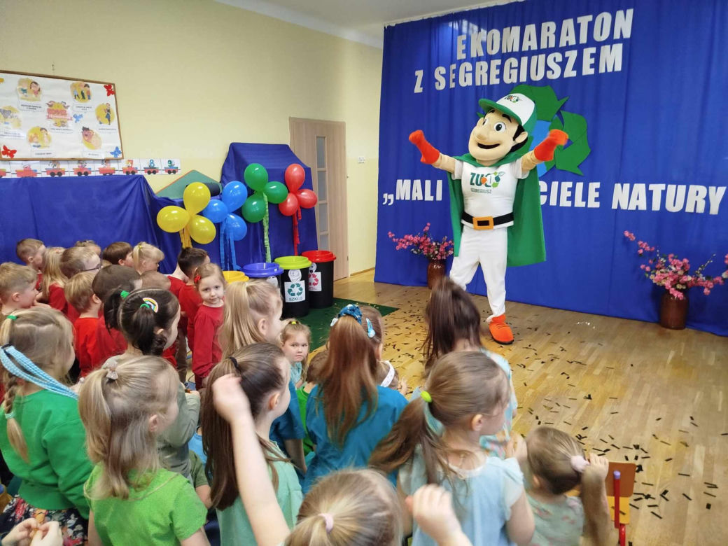 Program jest częścią projektu „EKOmaraton Siedlce z Segregiuszem” promującego edukację ekologiczną wśród najmłodszych poprzez zabawę
