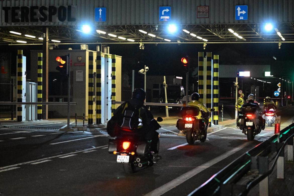 Granica z Białorusią częściowo otwarta. 270 tirów w kolejce pod Koroszczynem