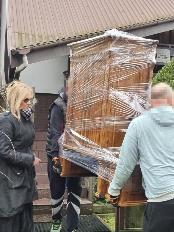 Sylwia Wysocka z komornikiem i policją odzyskała swoje rzeczy
