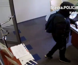 Policja szuka bandytów, którzy napadli na bank [ZDJĘCIA]