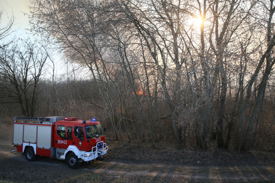 Wielka chmura dymu nad Warszawą! Co się dzieje?!