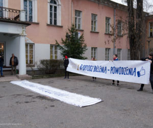 Oscary 2020. Boże Ciało dostanie stauetkę? W Białymstoku pojawiły się banery