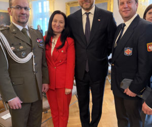 Wręczenie Krzyża Wielkiego Orderu Zasługi RP rodzicom Michaela Ollisa w Waszyngtonie, DC