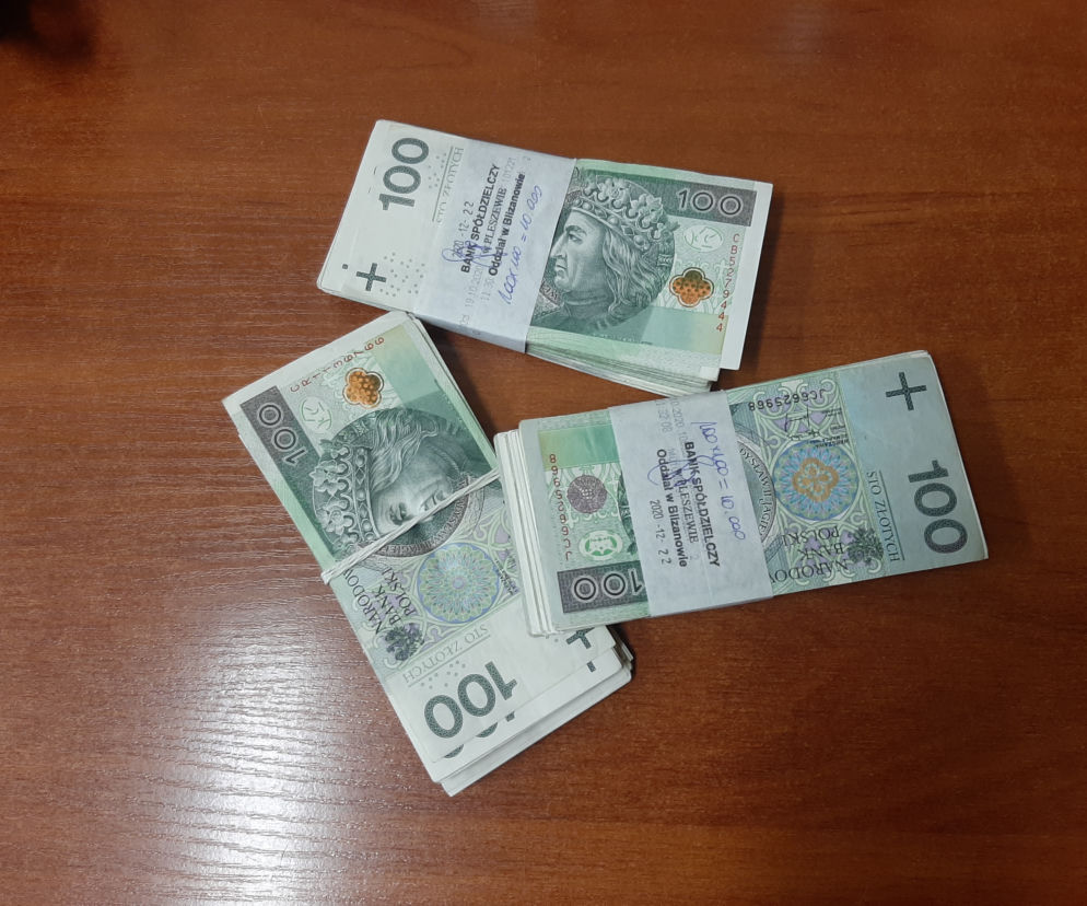 Fałszywy policjant zatrzymany! Wpadł z pieniędzmi, które wyłudził od seniorki