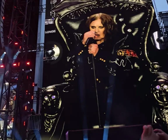 Dzień, w którym Ozzy Osbourne stanął na scenie po raz ostatni. Mija rok od pamiętnego pożegnania - tak muzyk opisał je w swojej pożegnalnej autobiografii 