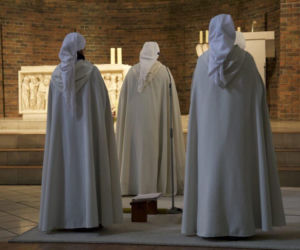 Spędzili 42 godziny na modlitwie w Warszawie. Powód może szokować