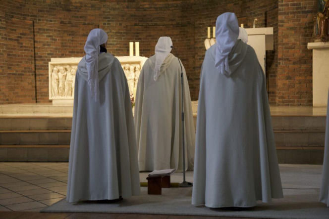 Spędzili 42 godziny na modlitwie w Warszawie. Powód może szokować