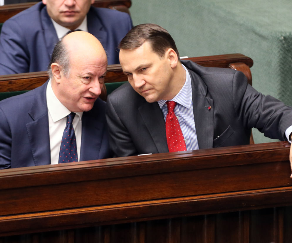 Jacek Rostowski, Radosław Sikorski