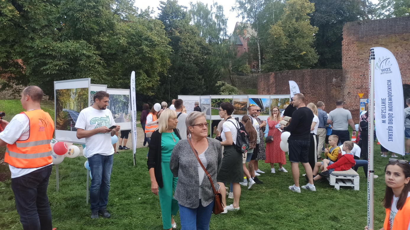 Tłumy na Starym Mieście w Olsztynie. Mieszkańcy świętowali 25-lecie samorządu Warmii i Mazur [ZDJĘCIA]
