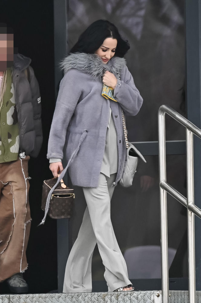 Justyna Steczkowska boso na śniegu