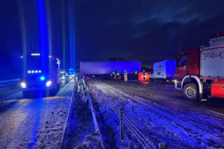 Kobieta nie żyje, dwie osoby są ranne. Koszmar na S8