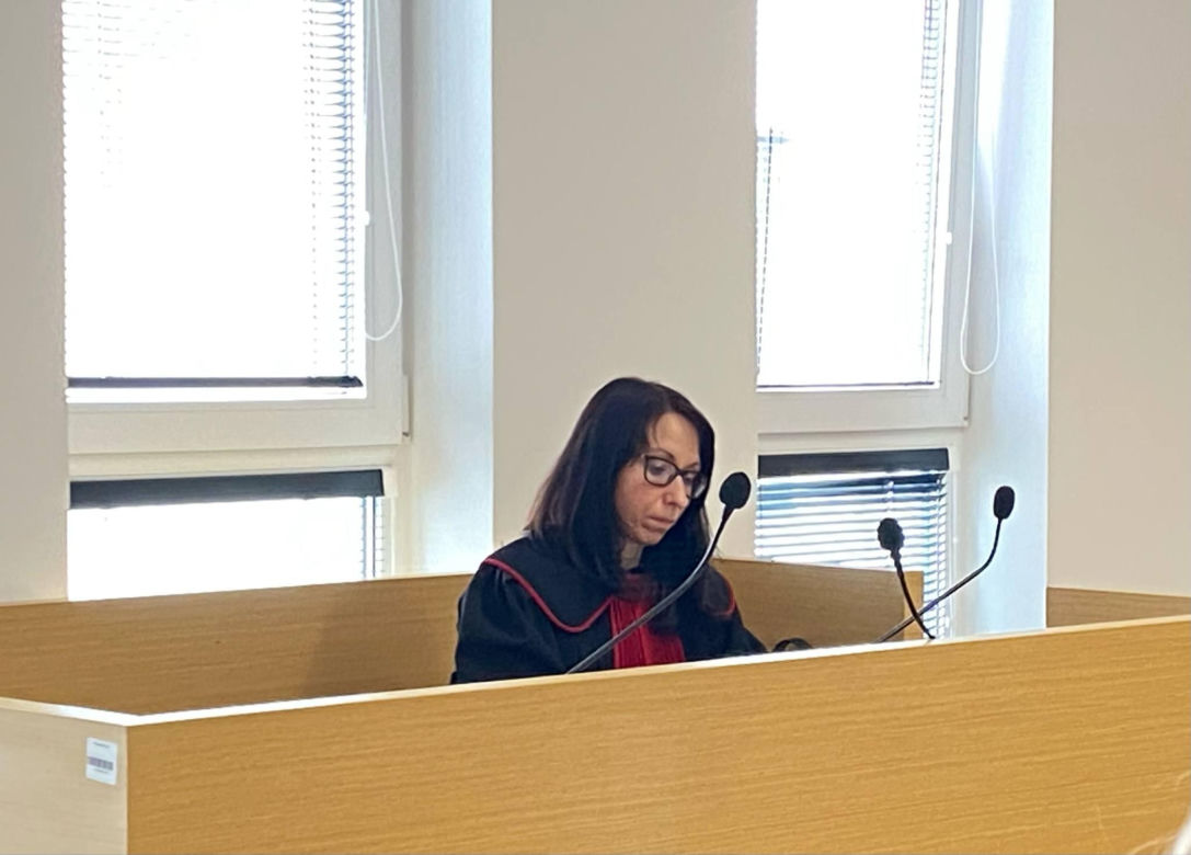 Klaudia G. stanęła przed sądem. Ruszył proces w sprawie śmierci 3-letniej Emilki z Siedlec