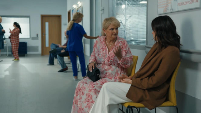 Barwy szczęścia, odcinek 3301. Małgorzata (Adrianna Biedrzyńska), Natalia (Maria Dejmek)