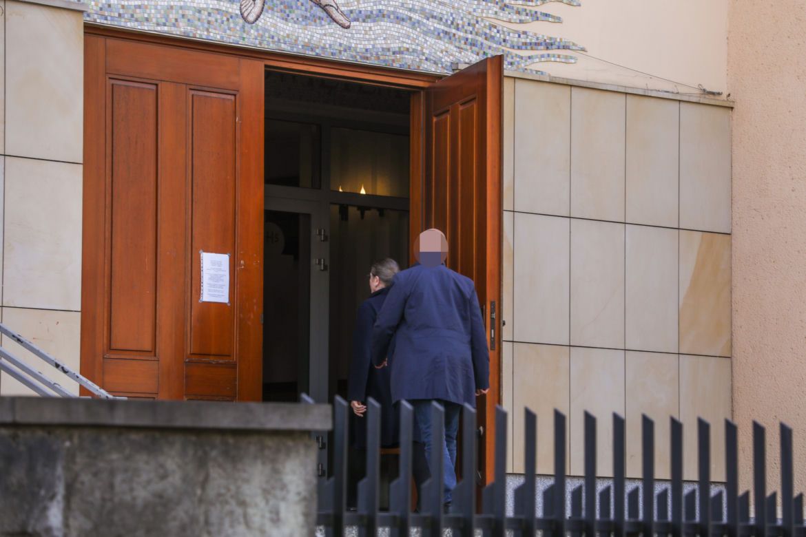 Ochroniarz pamiętał o 70. Pawłowicz 